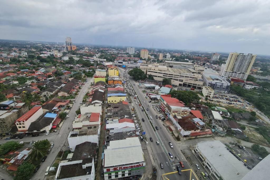 Mizrai Troika Homestay With Kota Bharu City View 외부 사진